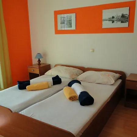 Apartment And Vikeli *